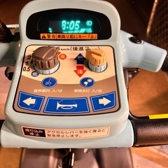 美品　スキップneo 電動カート シニアカー　セニアカー　介護　散歩　遊歩の画像