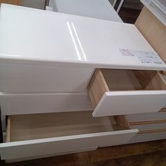 ★リユースのサカイ水戸店★山新チェストクリームH110.5×D40×W80クリーニング済みMT6406の画像