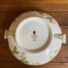 【愛品倶楽部柏店】ウェッジウッド　ワイルドストロベリー　スープチューリン　黒壺の画像