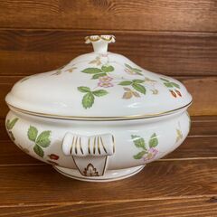 【愛品倶楽部柏店】ウェッジウッド　ワイルドストロベリー　スープチューリン　黒壺の画像