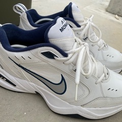 NIKE ナイキ　モナークmonarch 27.0の画像