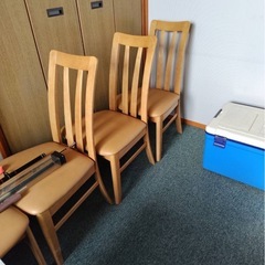 ダイニングテーブル用椅子の画像