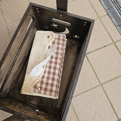 カントリー調 木製ボックス 取っ手付き   の画像