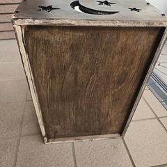 カントリー調 木製ボックス 取っ手付き   の画像