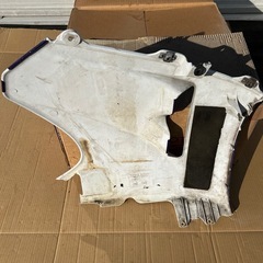 ＲＶＦ400純正カウルの画像