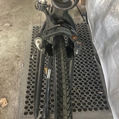 【クロスバイク 6段変速 700×28C 前後タイヤ、サドル、前ブレーキシュー新品交換済】すぐお乗り頂けます！一部地域送料無料！防犯登録別途600円（必須）の画像