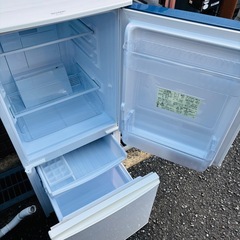 直接引き取り大歓迎⭐︎大阪府下又は近郊は配送設置込み🉑SHARP 冷蔵庫&洗濯機セット 137L冷蔵庫 5.5kg洗濯機 2014年製/J114-23 の画像