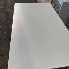 IKEA トロッテン　デスク　の画像