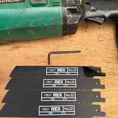 日立セーバーソー CR17Y 1150W スピード調整可 チェーンカッター付き 動作良好 替刃4枚付きの画像