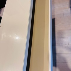 IKEAテーブル、IKEAチェア(2つ)セットの画像