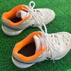 バドミントンシューズの画像