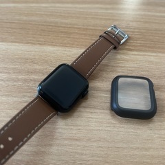 Apple Watch SE (第2世代)GPS 40mm ベルト、カバー付きの画像
