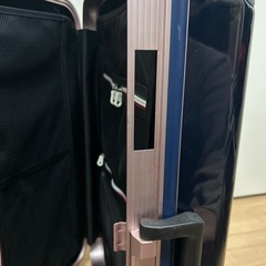 【鍵部分壊れてます】TSAロックキャリーケース 中型の画像