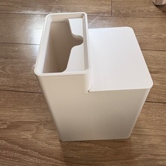 山崎実業クリーナーシート収納の画像