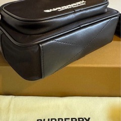 【新品】Burberry ショルダーバッグ　パディバッグ　カメラバッグ　バーバリーの画像