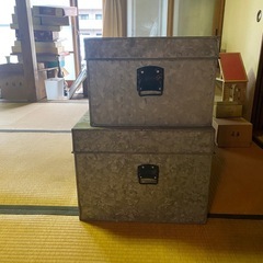 トタンのケースの画像