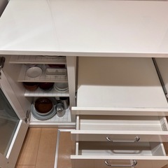 相談中　12/9-24限定　カップボード　 食器棚の画像