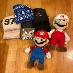 子供服とぬいぐるみの画像