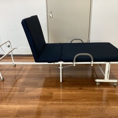 折りたたみリクライニング付きベッド【町田市再生家具】　252455の画像