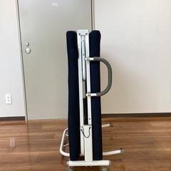 折りたたみリクライニング付きベッド【町田市再生家具】　252455の画像