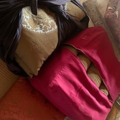 不要な布団、座布団、シーツなどたくさんあります
の画像