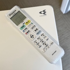 【超美品‼️】ダイキン 2022年製 10畳用エアコン ストリーマ空気清浄 オートスイング タフネス室外機 100V/2.8kwの画像
