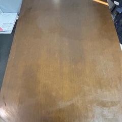 ダイニングテーブルの画像