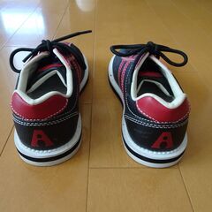 女性用のボーリングシューズです。サイズ22.5の画像