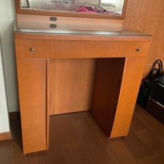 ドレッサー、鏡台、化粧台　売ります　イス付きの画像