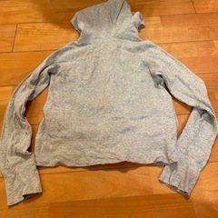 グレーパーカー　レディースSくらいの画像