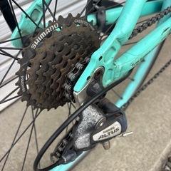 【整備士による点検済み】　☆前後中古タイヤ☆   　ビアンキ　クロスバイク　防犯登録料込価格︎‼︎の画像