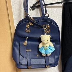 🌟ベアー付き ブルーリュック 沢山入ります🌟目立つ汚れなし 定価4,300円の画像
