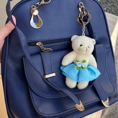 🌟ベアー付き ブルーリュック 沢山入ります🌟目立つ汚れなし 定価4,300円の画像