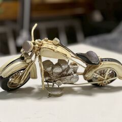 ヴィンテージバイク　ホワイト　置物　アンティーク風雑貨　ブリキの画像