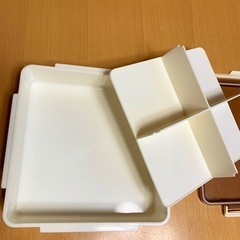 12   大きなプラスチックお重　2段　お弁当箱　の画像