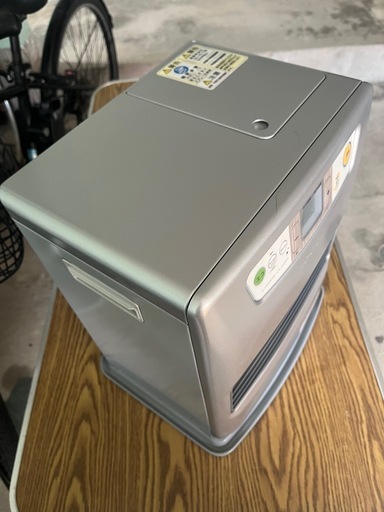 トヨトミ　石油ファンヒーターLC-32F  2016年製