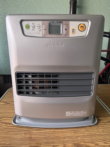 トヨトミ　石油ファンヒーターLC-32F  2016年製