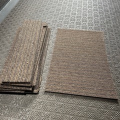 防音タイルカーペット中古　36枚の画像