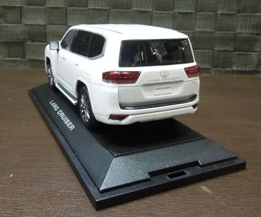 トヨタ ランドクルーザー ZX 1/30 ミニカー カラーサンプル 非売品 ランクル300 カバー/箱無 ホワイトパール系 TOYOTA 札幌市 新道東店