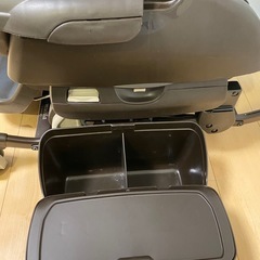 コンビ ネムリラ オートスウィング ハイローチェア の画像