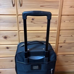 キャリーバッグ　黒　取っては壊れてますが、横や持ち手は使えます。高さ50センチ横33センチマチ20センチです。の画像