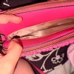 GUESSのショルダーバッグの画像