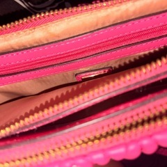 GUESSのショルダーバッグの画像