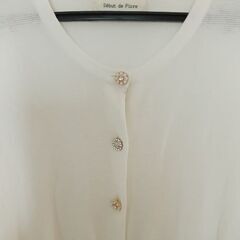 Debut de Fiore キラキラボタンのカーディガンの画像