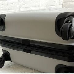 ☆新品 グリフィンランド 24インチ Mサイズ キャリーケース ライトシルバー 使用目安4～7泊 TSAロック 軽量 シングルキャスター ☆札幌市 白石店 の画像