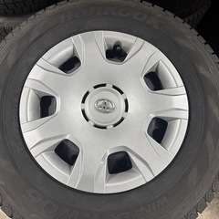 溝あり　ハイエース純正　195/80R15 スタッドレスタイヤ付き4本セット の画像
