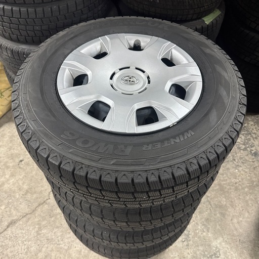 溝あり　ハイエース純正　195/80R15 スタッドレスタイヤ付き4本セット