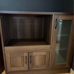 【無料！】食器棚の画像