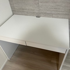 パソコンデスクの画像