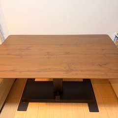 ニトリ昇降テーブルの画像